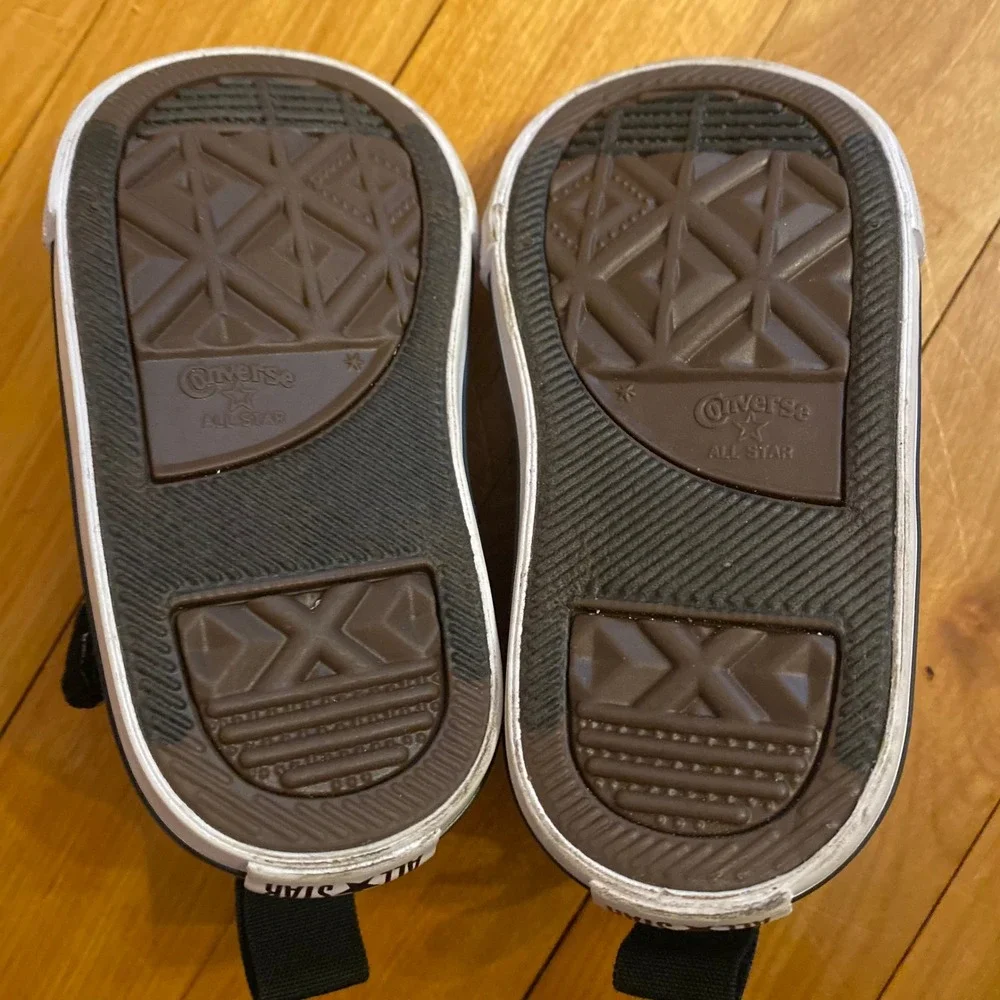 Kids Converse All Star Chuck‎ Taylor Black White Hook & Loop Strap Shoes Size 4